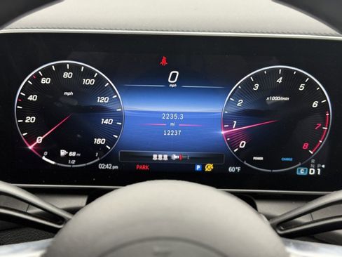 Used 2024 Mercedes-Benz GLC 300 4MATIC image 28