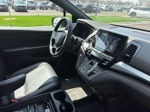 Used 2024 Honda Odyssey Sport image 9