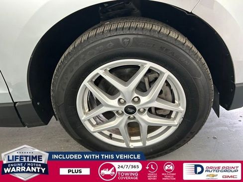 Used 2024 Ford Edge SEL image 9