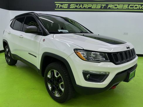 Used 2018 Jeep Compass Trailhawk w/ Cold Weather Group AWD/4WD image 2