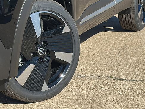 New 2026 Nissan Kicks SR w/ SR Premium Package image 3