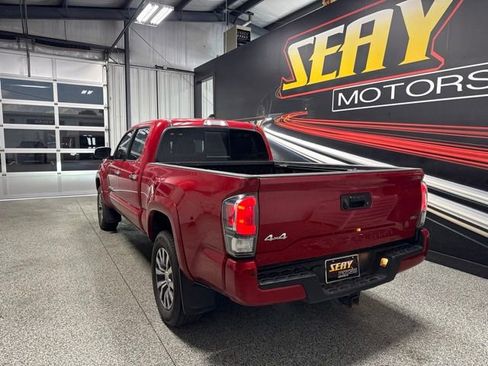Used 2022 Toyota Tacoma Limited AWD/4WD image 15