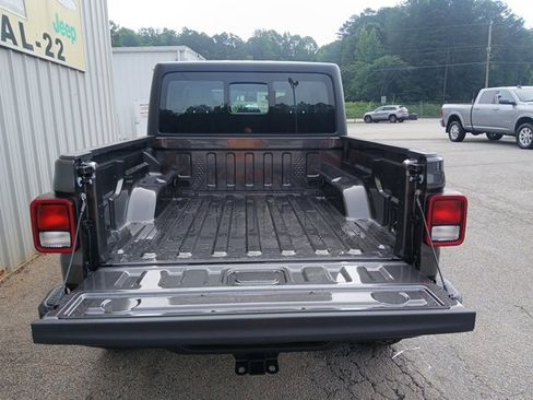 New 2025 Jeep Gladiator Sport image 6