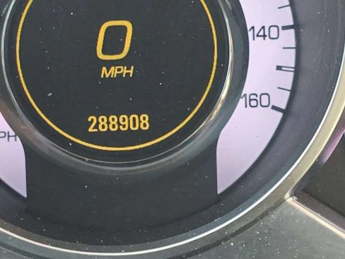 Used 2010 Cadillac SRX Premium image 10