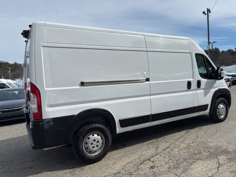 Used 2024 RAM ProMaster 2500 w/ Convenience Group image 17