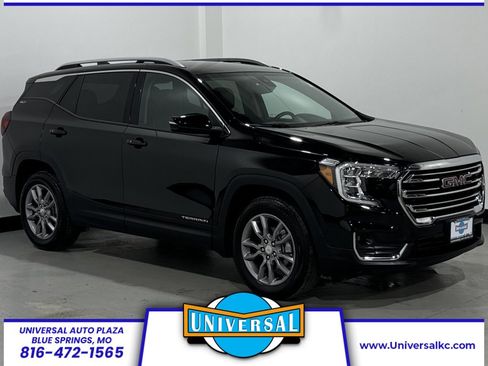 Used 2022 GMC Terrain SLT image 1