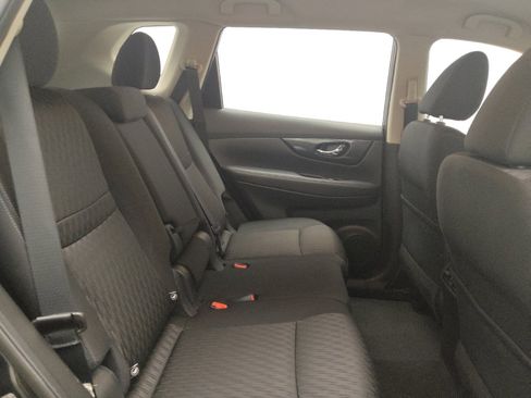 Used 2018 Nissan Rogue S image 19