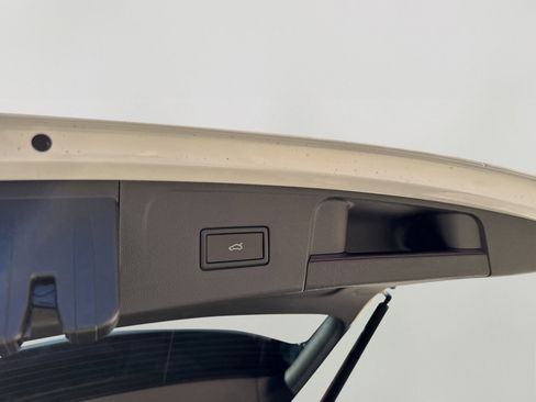 New 2026 Volkswagen Atlas SEL Premium R-Line AWD/4WD image 8