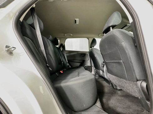 Used 2023 Nissan Rogue S AWD/4WD image 26