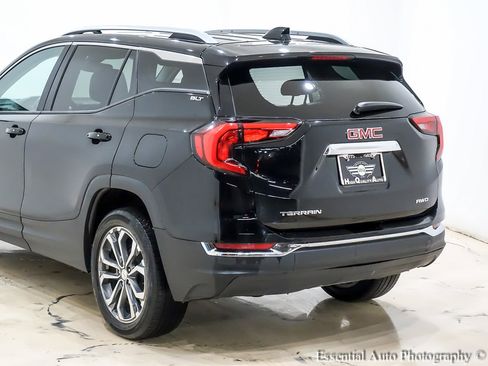 Used 2020 GMC Terrain SLT image 9