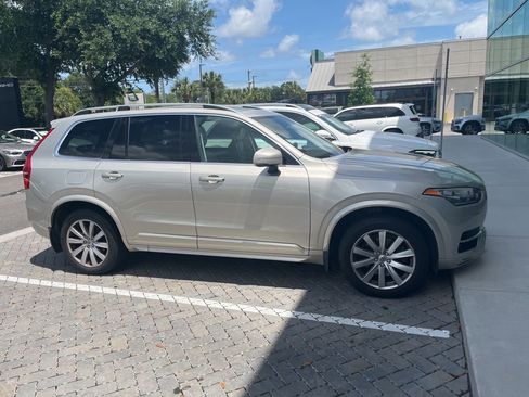 Used 2016 Volvo XC90 T6 Momentum AWD/4WD image 4
