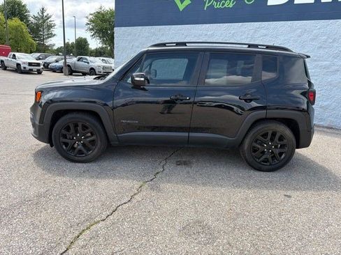 Used 2018 Jeep Renegade Altitude FWD image 2