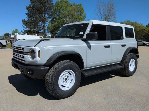 New 2026 Ford Bronco Heritage Edition image 7