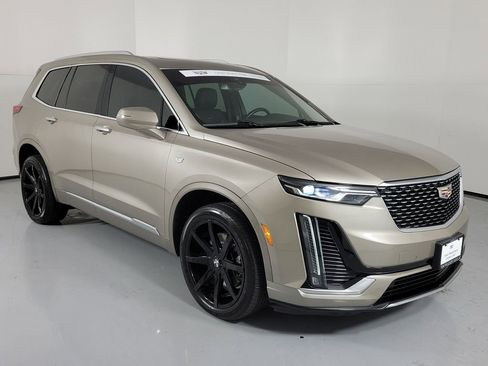 Used 2023 Cadillac XT6 Luxury FWD image 1