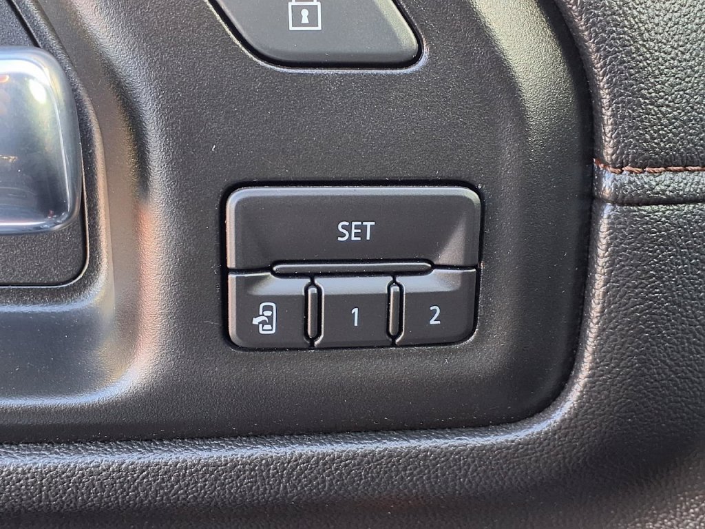 Used 2020 GMC Sierra 2500 AT4 w/ AT4 Premium Package AWD/4WD image 11
