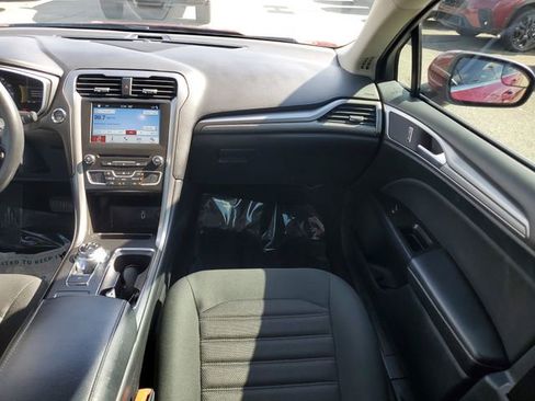 Used 2017 Ford Fusion SE w/ Fusion SE Technology Package image 17