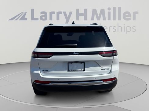 Used 2023 Jeep Grand Cherokee Limited AWD/4WD image 4