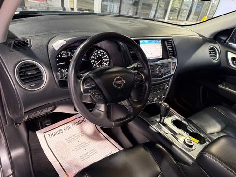 Used 2020 Nissan Pathfinder SL AWD/4WD image 27