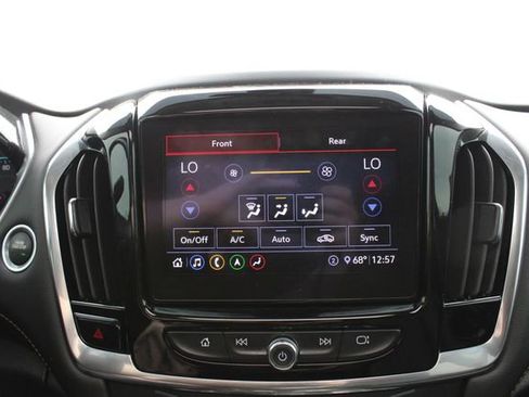 Used 2021 Chevrolet Traverse RS AWD/4WD image 17