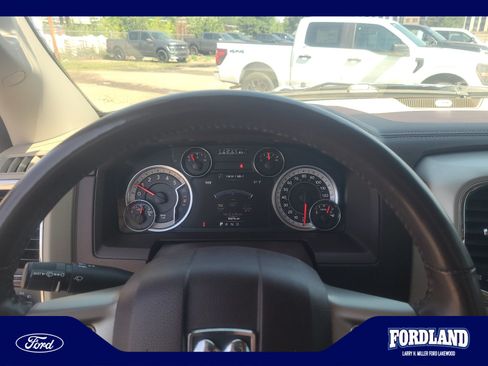 Used 2018 RAM 1500 Laramie w/ Convenience Group AWD/4WD image 10