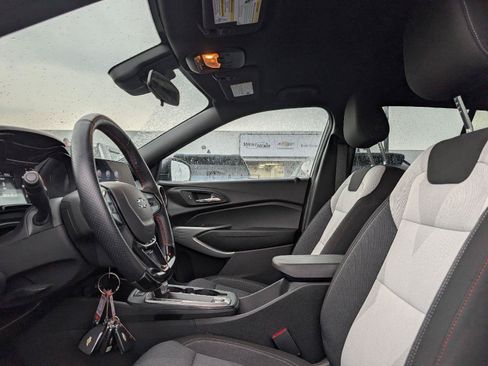 Used 2025 Chevrolet Trax RS w/ Driver Confidence Package FWD image 8