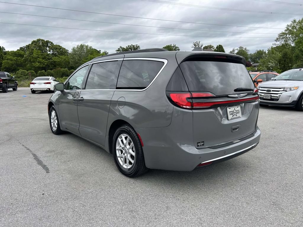 Used 2022 Chrysler Pacifica Touring-L FWD image 5