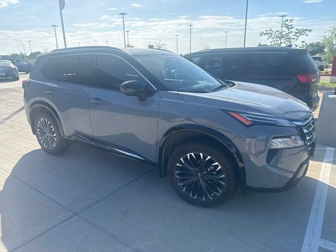Certified 2024 Nissan Rogue Platinum w/ Platinum Premium Package AWD/4WD image 4