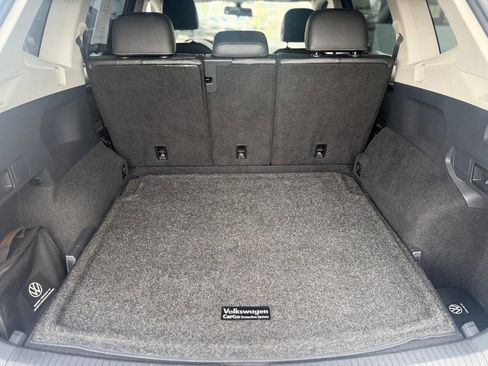 Used 2021 Volkswagen Tiguan SE w/ Panoramic Sunroof Package AWD/4WD image 15