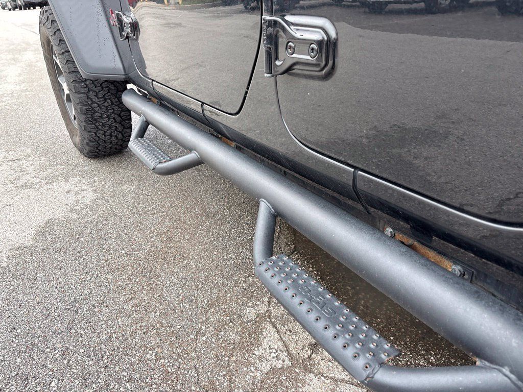 Used 2022 Jeep Wrangler Unlimited Rubicon w/ Dual Top Group AWD/4WD image 9