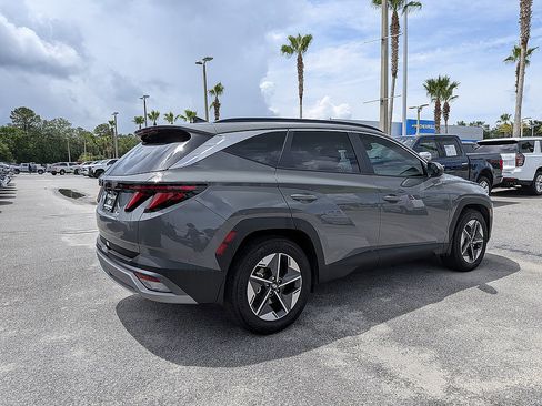 Used 2025 Hyundai Tucson SEL FWD image 3