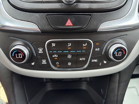 Used 2018 Chevrolet Equinox LT w/ Sun & Infotainment Package AWD/4WD image 29