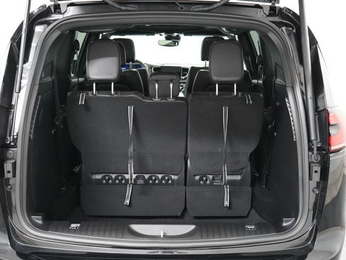 New 2026 Chrysler Pacifica Select AWD/4WD image 25