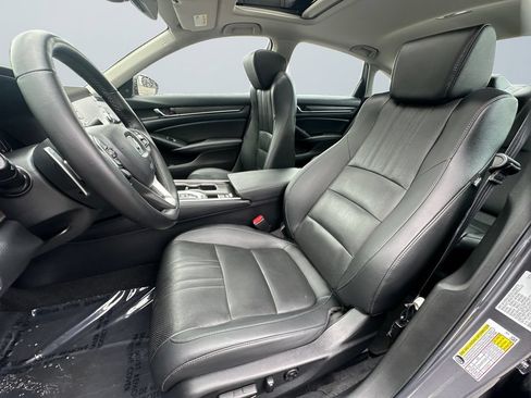 Used 2021 Honda Accord Touring image 9