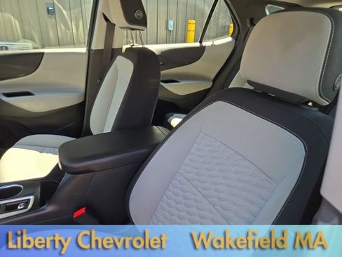 Used 2020 Chevrolet Equinox LS AWD/4WD image 12