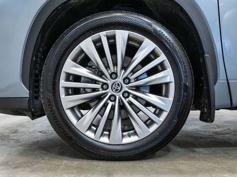 Certified 2021 Toyota Highlander Platinum image 11