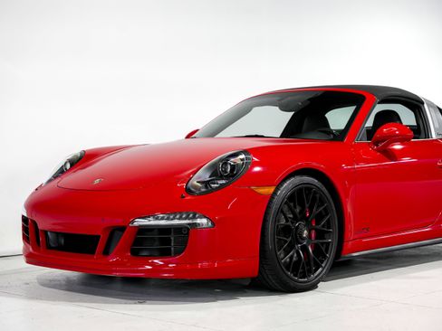 Used 2016 Porsche 911 Targa 4 GTS image 32