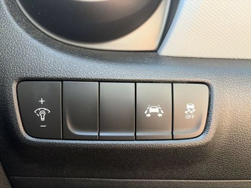 Used 2019 Hyundai Kona SE AWD/4WD image 18