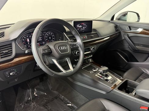 Used 2020 Audi Q5 2.0T Premium Plus w/ Premium Plus Package image 4