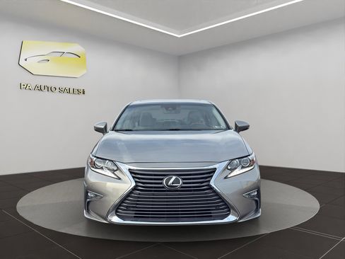 Used 2018 Lexus ES 350 w/ Navigation System Package image 2