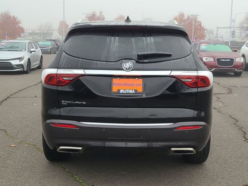 Used 2024 Buick Enclave Premium image 13