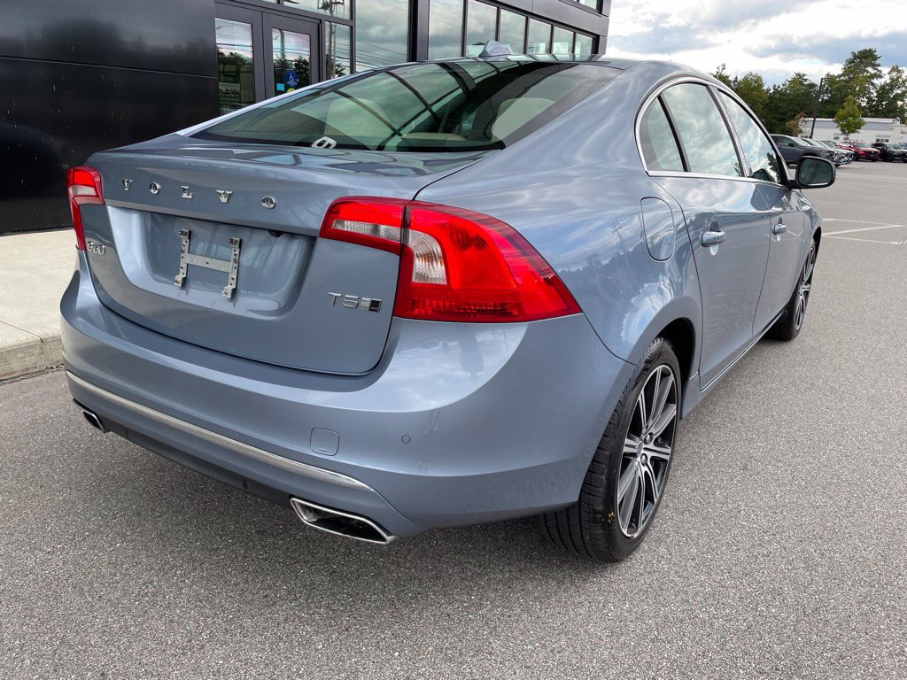 Used 2018 Volvo S60 T5 Inscription w/ Climate Package AWD/4WD image 4