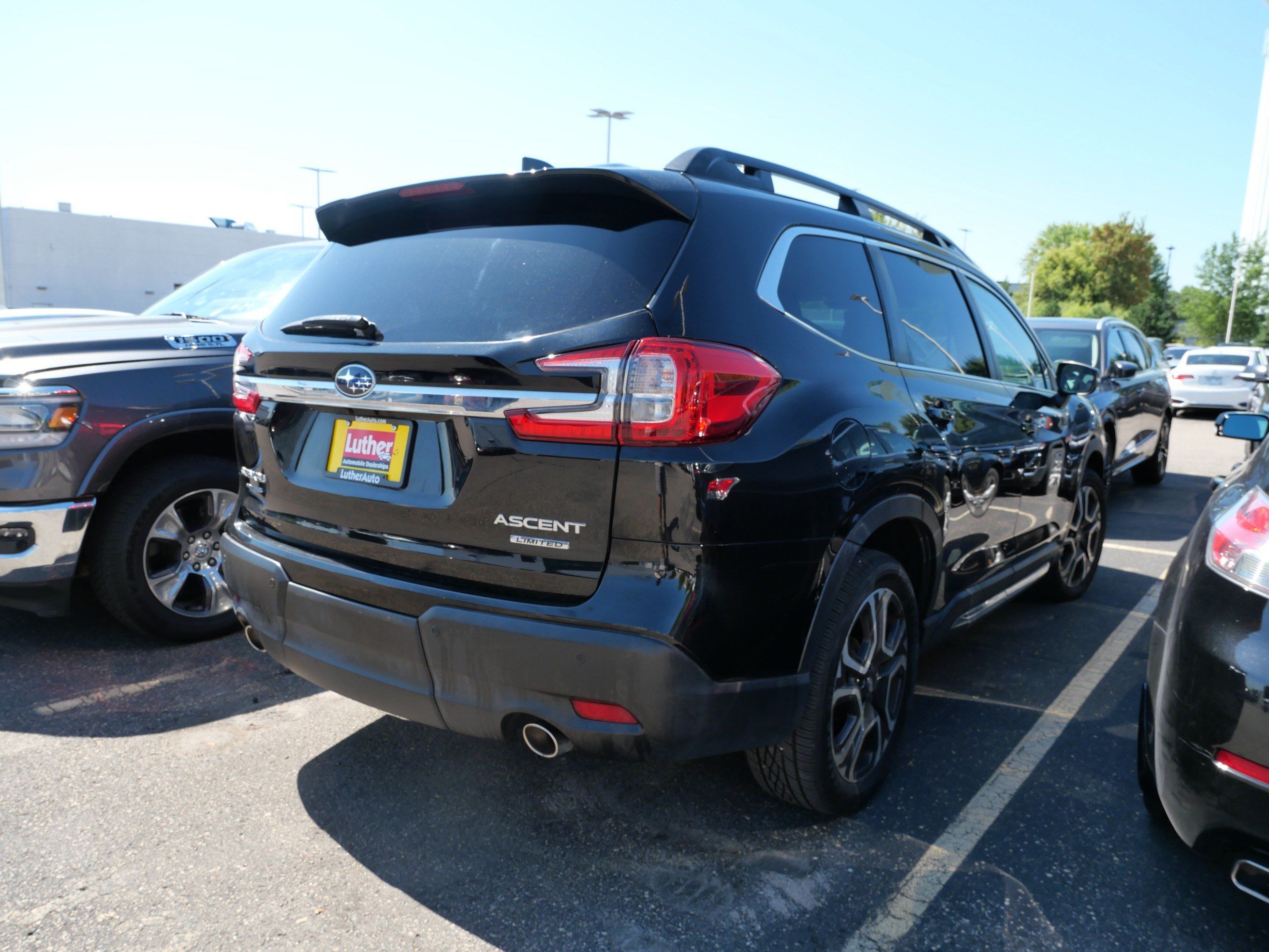 Used 2023 Subaru Ascent Limited AWD/4WD image 7
