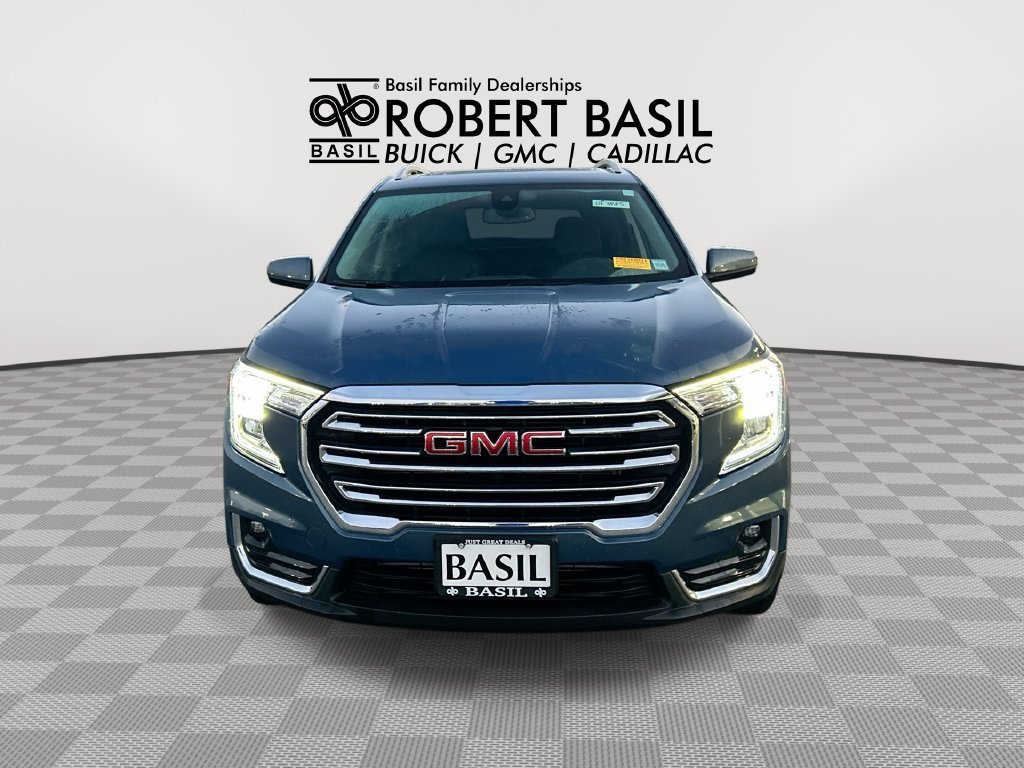 Used 2024 GMC Terrain SLT AWD/4WD image 3