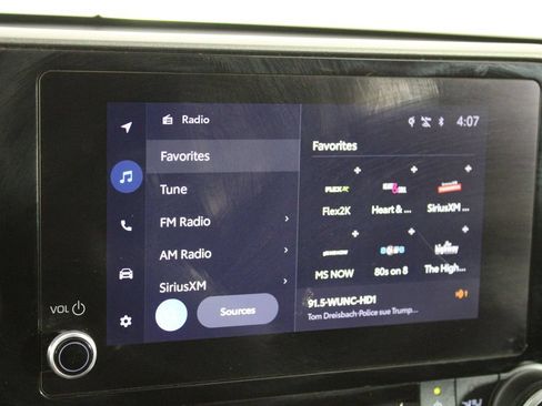 Used 2023 Toyota Highlander XLE FWD image 32