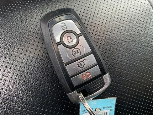 Used 2022 Ford Escape Titanium image 24