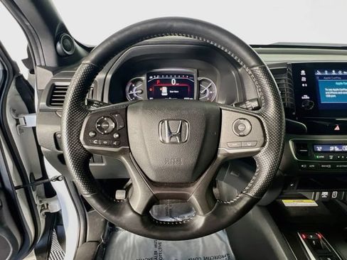 Used 2023 Honda Passport EX-L image 16