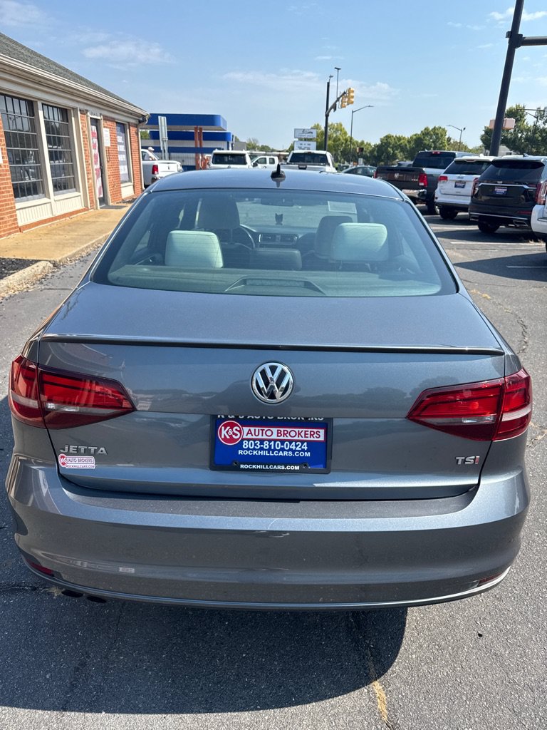 Used 2016 Volkswagen Jetta Sport FWD image 5