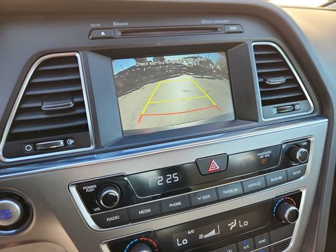 Used 2017 Hyundai Sonata SE image 19