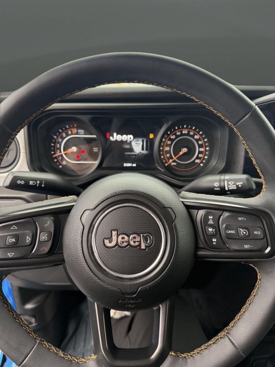 Used 2024 Jeep Gladiator Sport AWD/4WD image 12