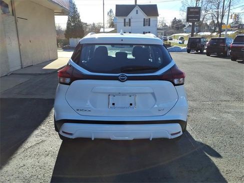 Used 2024 Nissan Kicks SV image 6